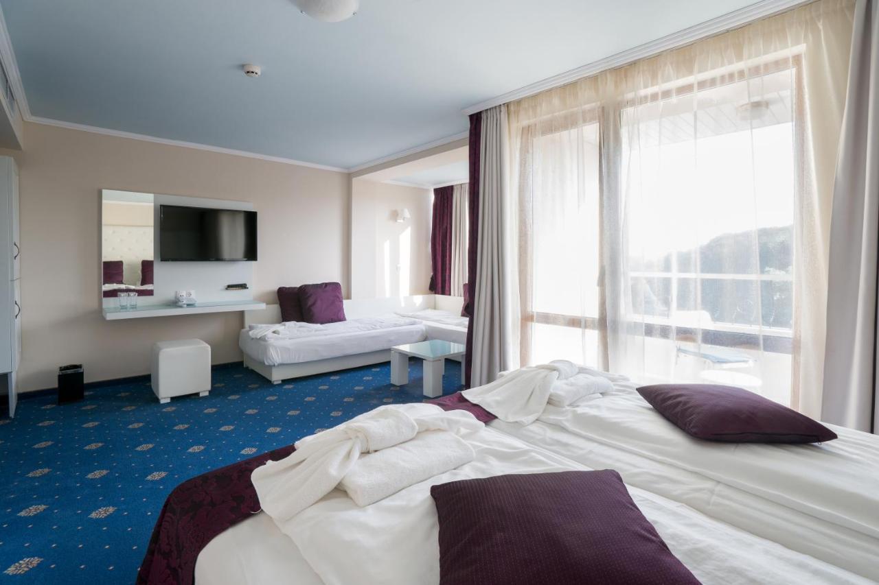 Perla Royal Hotel Приморсько Екстер'єр фото