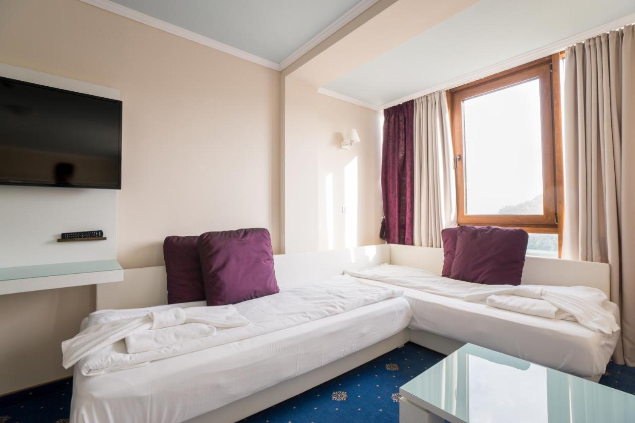Perla Royal Hotel Приморсько Екстер'єр фото